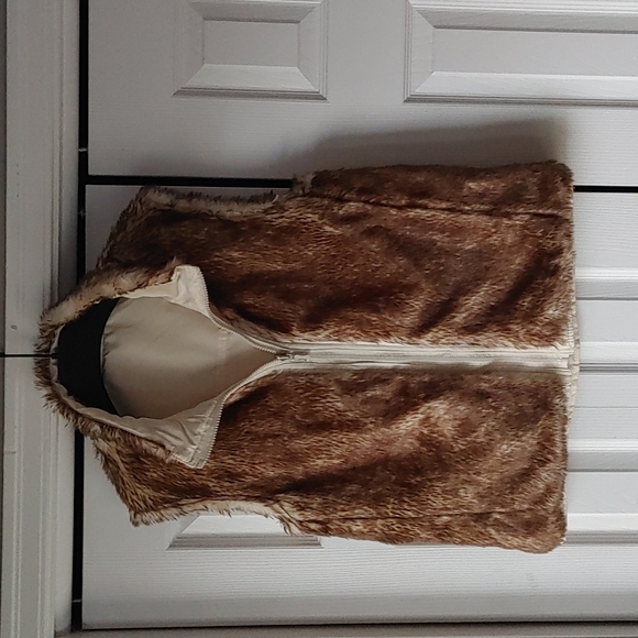 Fairweather Faux Fur Reversible Vest L - Picture 1 of 7